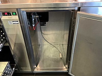 Bar met koelvitrine en koelingen (c) - afbeelding 2 van  17