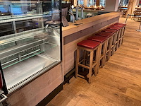 Bar met koelvitrine en koelingen (c) - afbeelding 10 van  17