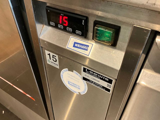 Bar met koelvitrine en koelingen (c) - afbeelding 4 van  20