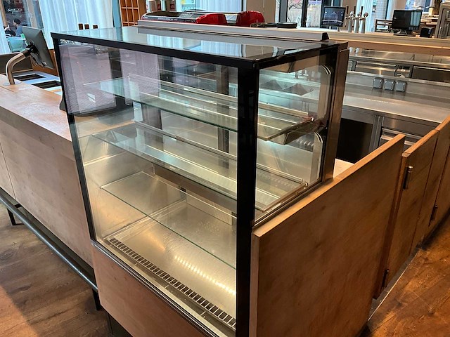 Bar met koelvitrine en koelingen (c) - afbeelding 12 van  20