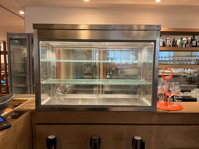 Bar met koelvitrine en koelingen (c) - afbeelding 17 van  19