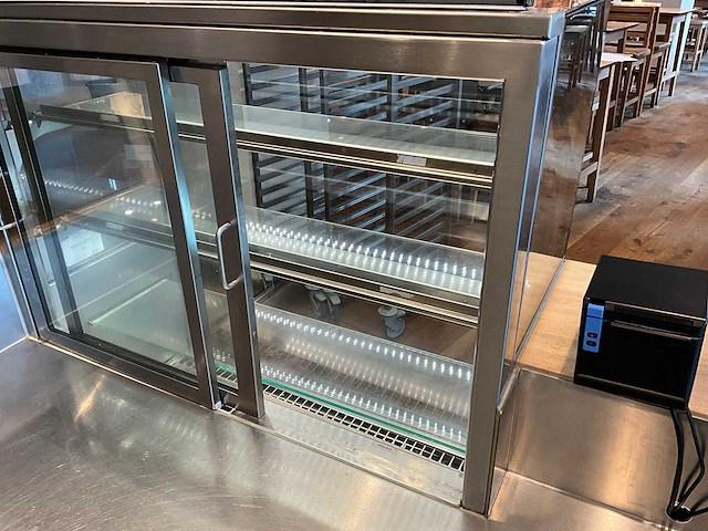 Bar met koelvitrine en koelingen (c) - afbeelding 16 van  20