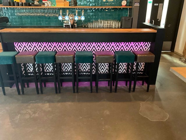 Bar - afbeelding 14 van  22