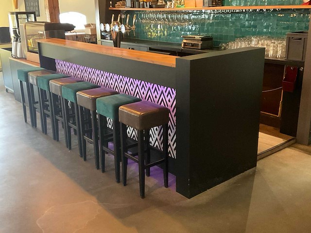 Bar - afbeelding 9 van  11