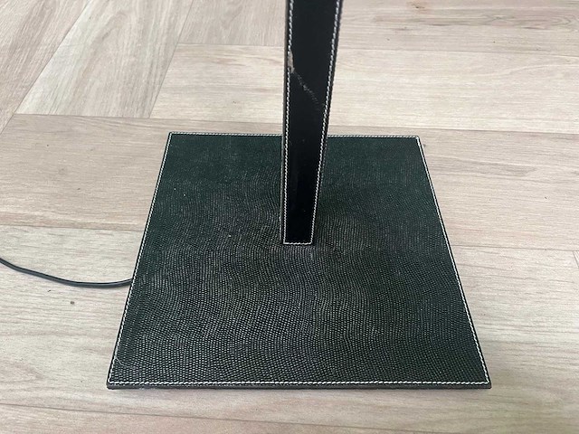 Barbara balami - zwarte, kunstleren vloerlamp - afbeelding 8 van  11