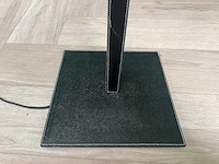 Barbara balami - zwarte, kunstleren vloerlamp - afbeelding 8 van  10