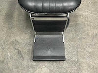 Barber pub - barber chair - afbeelding 10 van  13