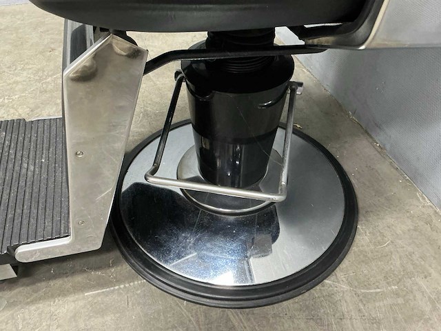 Barber pub barber chair - afbeelding 12 van  14