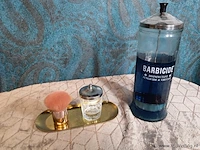 Barbicide des infectie middel en accessoires
