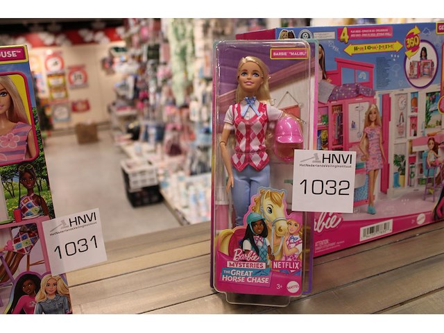 Barbie malibu. - afbeelding 1 van  2