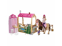 Barbie speelgoedstal met pop, paard en accessoires - afbeelding 2 van  4