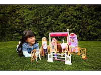 Barbie speelgoedstal met pop, paard en accessoires - afbeelding 4 van  4