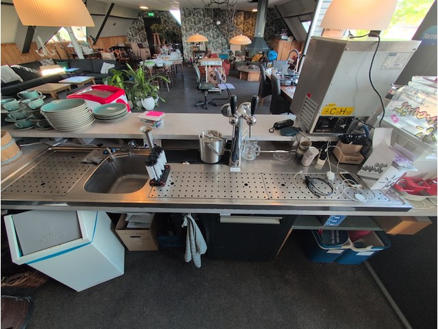 Barblad met dubbele tapbuffet en gootsteen - afbeelding 3 van  9