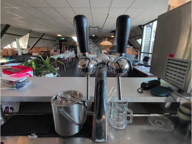 Barblad met dubbele tapbuffet en gootsteen - afbeelding 7 van  9