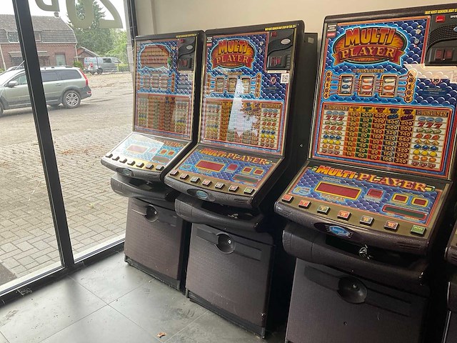 Barcrest multi player speelautomaat - afbeelding 1 van  1