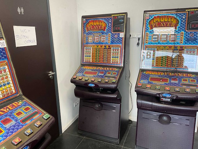 Barcrest multi player speelautomaat - afbeelding 1 van  3