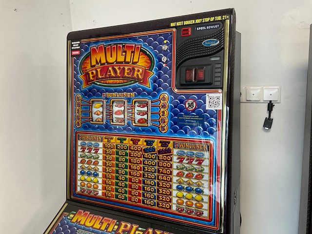 Barcrest multi player speelautomaat - afbeelding 2 van  3