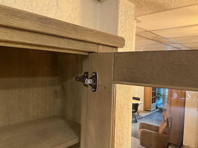 Bareggio eiken vitrinekast - afbeelding 6 van  8