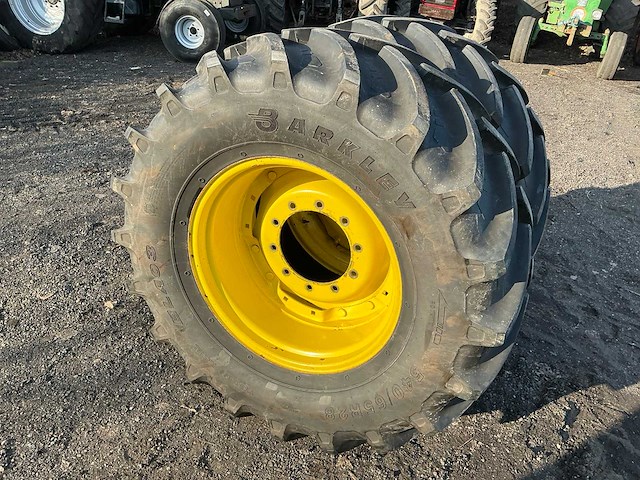 Barkley 540/65r28 band met velg (2x) - afbeelding 3 van  16