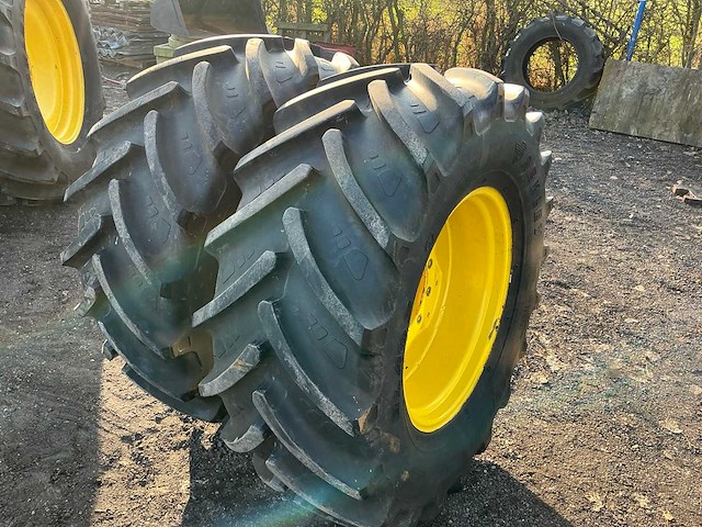 Barkley 540/65r28 band met velg (2x) - afbeelding 15 van  16