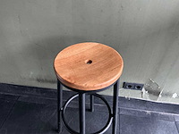 Barkruk met houten zitting - satelliet - varese hs (6x) - afbeelding 1 van  2