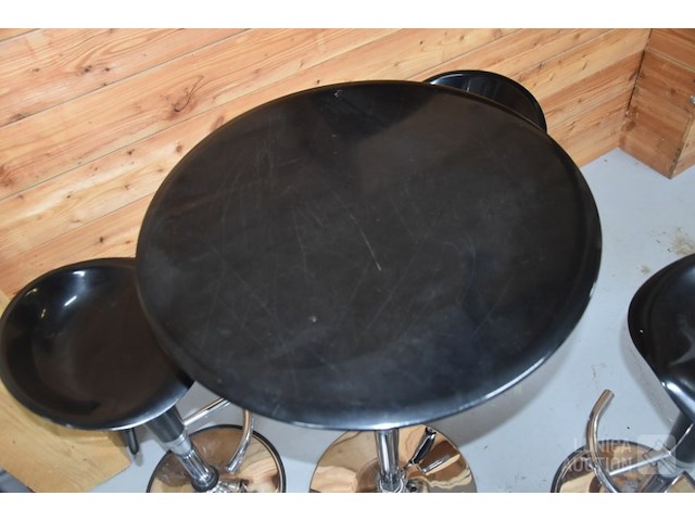 Barkrukken met tafel - afbeelding 4 van  4