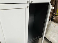 Barletti rechtopgestelde keuken met kastenwand composiet werkblad en smeg fornuis - afbeelding 5 van  14