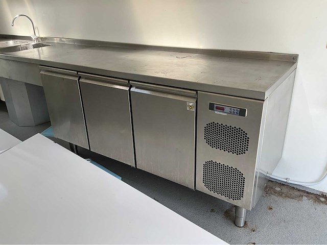 Barli k602 voorbereidings koude keuken unit - afbeelding 2 van  22