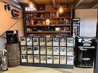 Barmeubel met achterkast zonder inhoud. - afbeelding 1 van  4