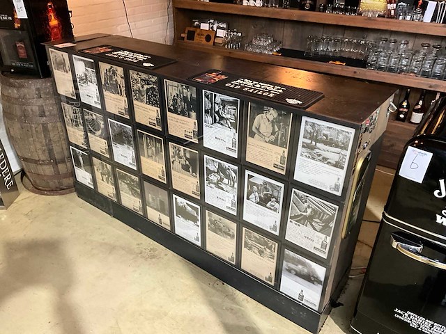 Barmeubel met achterkast zonder inhoud. - afbeelding 2 van  4