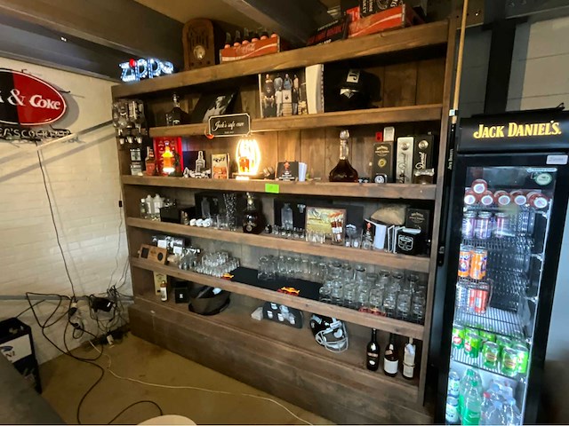 Barmeubel met achterkast zonder inhoud. - afbeelding 4 van  4