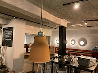 Barmeubel met hanglampen - afbeelding 4 van  12