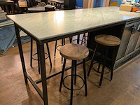 Barmeubel met hanglampen - afbeelding 10 van  12