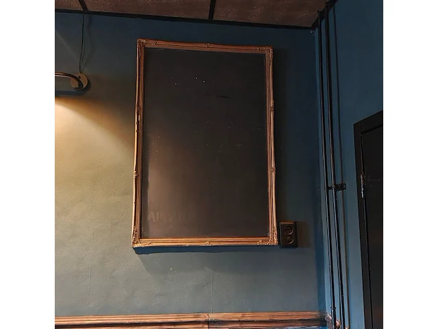 Barok lijst met krijtbord, goud kleur - afbeelding 1 van  1
