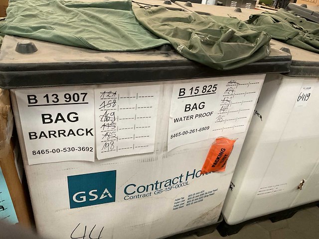 Barrack and waterproof bag (343x) - afbeelding 1 van  3