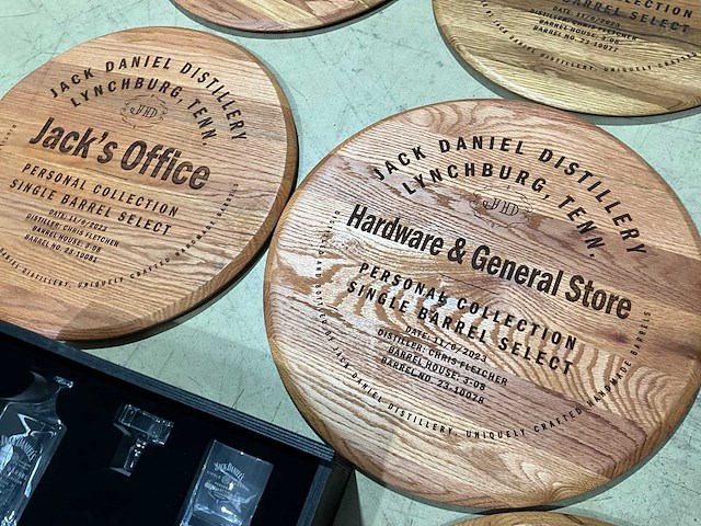 Barrel head x 7 en decanter set - afbeelding 7 van  7