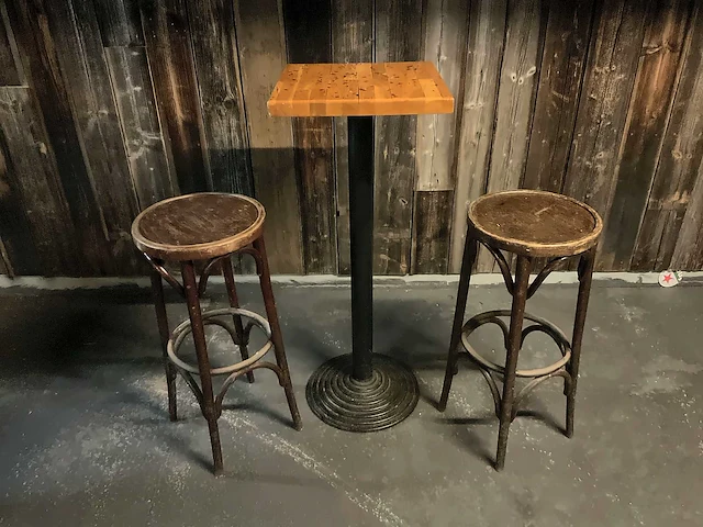 Barset | tafel + krukken - afbeelding 1 van  15