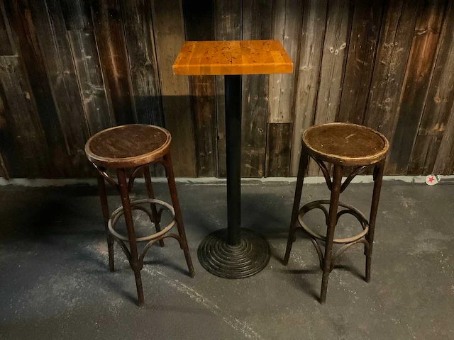 Barset | tafel + krukken - afbeelding 1 van  14