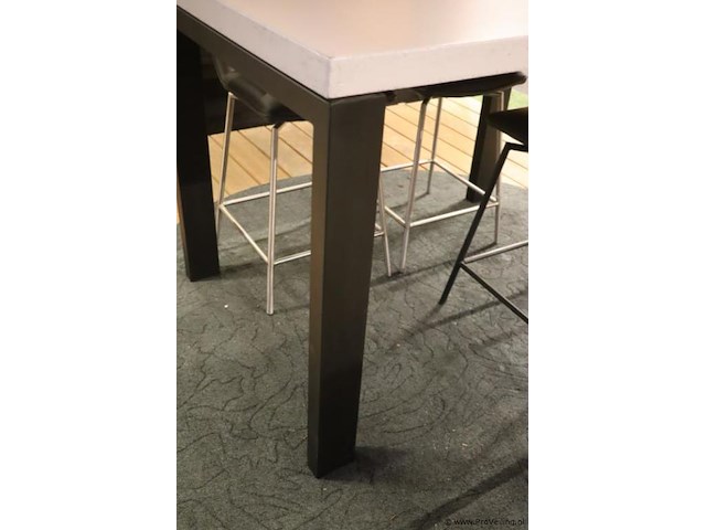 Bartafel (130x90x92cm) incl. 4 barstoelen - afbeelding 8 van  8