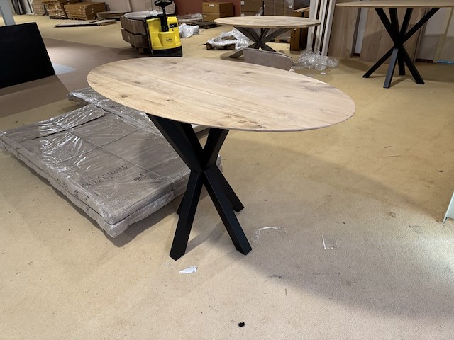 Bartafel, eiken, zwart metalen spinpoot - afbeelding 1 van  4