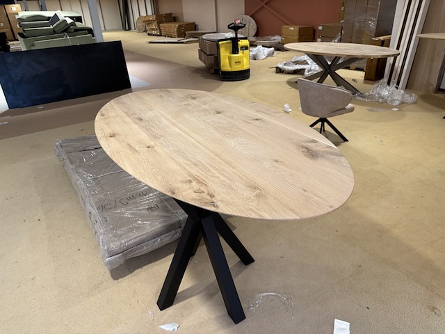 Bartafel, eiken, zwart metalen spinpoot - afbeelding 2 van  4