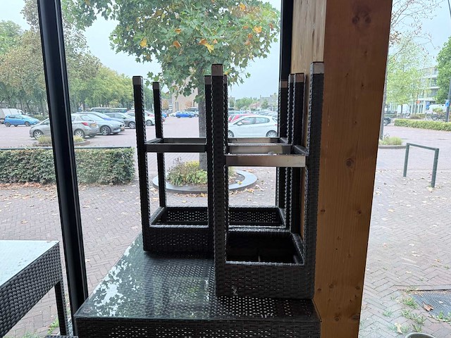 Bartafel met 3 krukken (2x) - afbeelding 4 van  5