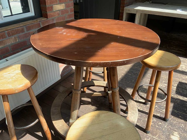 Bartafel met 4 barkrukken - afbeelding 8 van  9