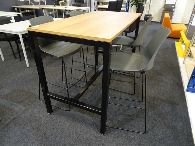 Bartafel met 4 krukken - afbeelding 1 van  3