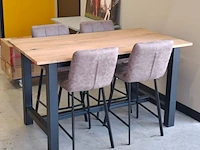 Bartafel met 4 krukken