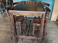 Bartafel met 4 krukken