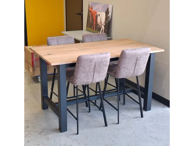 Bartafel met 4 krukken - afbeelding 1 van  7