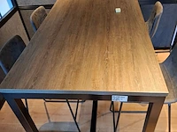 Bartafel met 4 krukken - afbeelding 3 van  5
