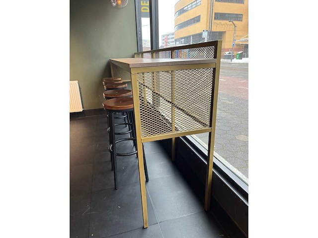 Bartafel met 5x barkruk - afbeelding 2 van  4