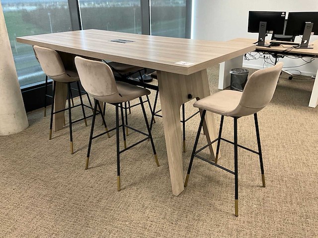 Bartafel met barkrukken - afbeelding 2 van  9